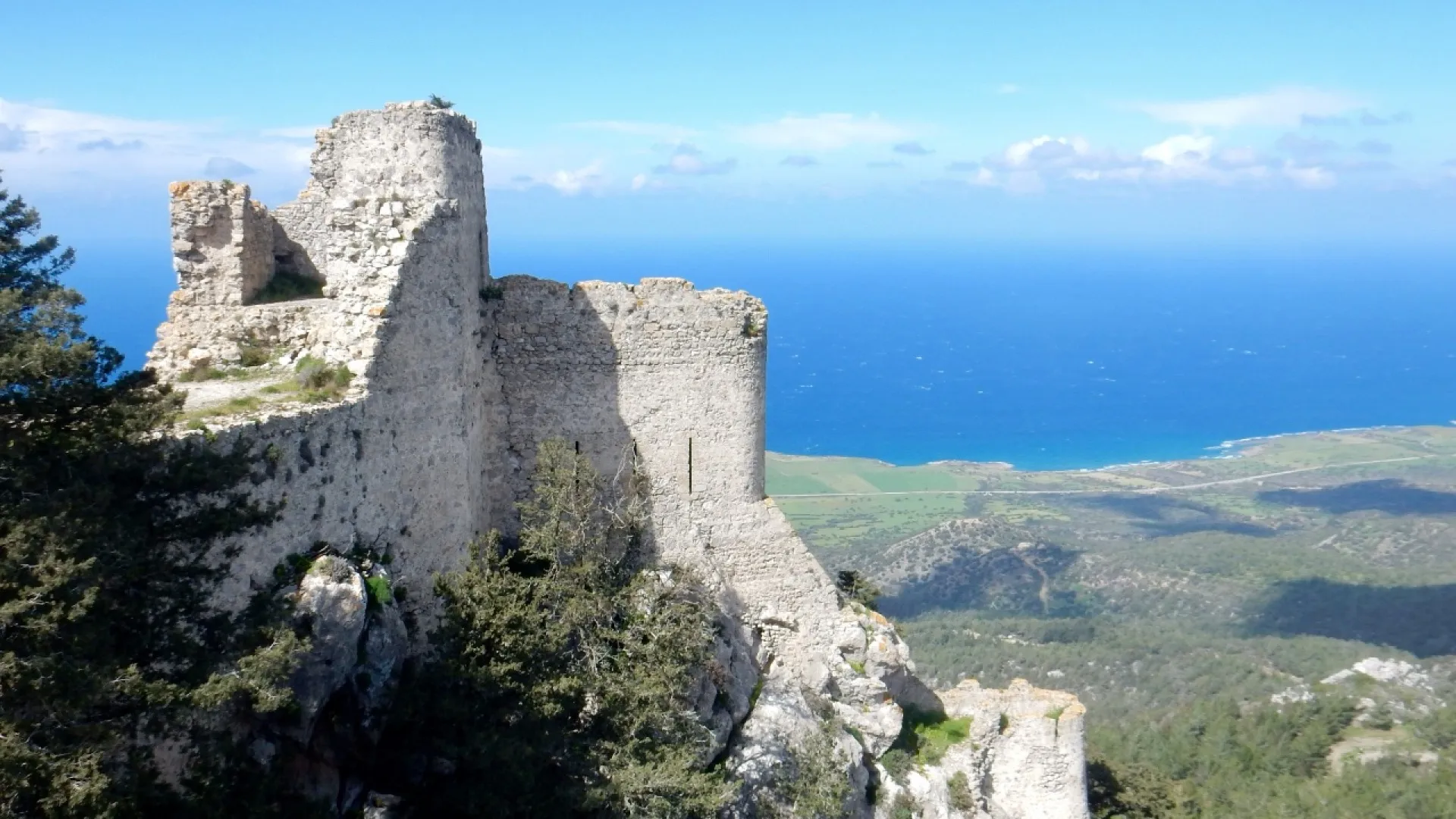 How Long Can Retirees Stay Abroad? Guide 2025