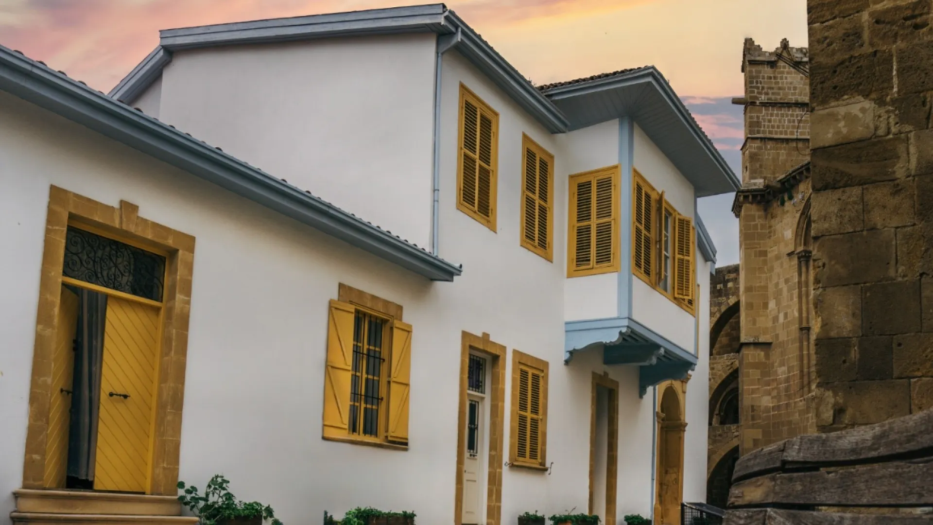 Cyprus House Rent Long-term: Dream Stays Between Self-Organization and Full Service 2025