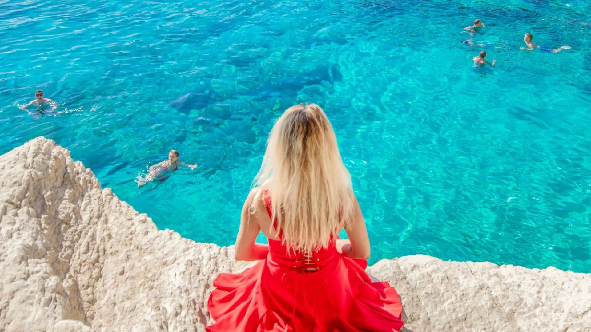 Seniors Abroad: Tips for Community, Integration, and Quality of Life for Your Long-Term Stay in Cyprus